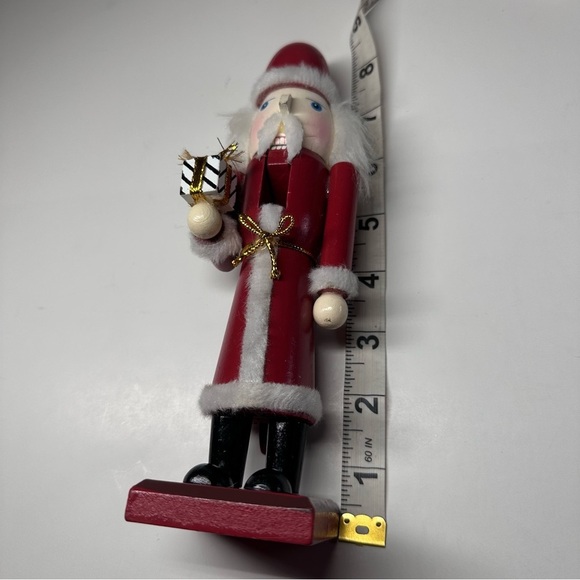 Nutcracker Wooden Santa Claus St Nick Hand Painted Vintage 8” Collectable Gift - Picture 9 of 9